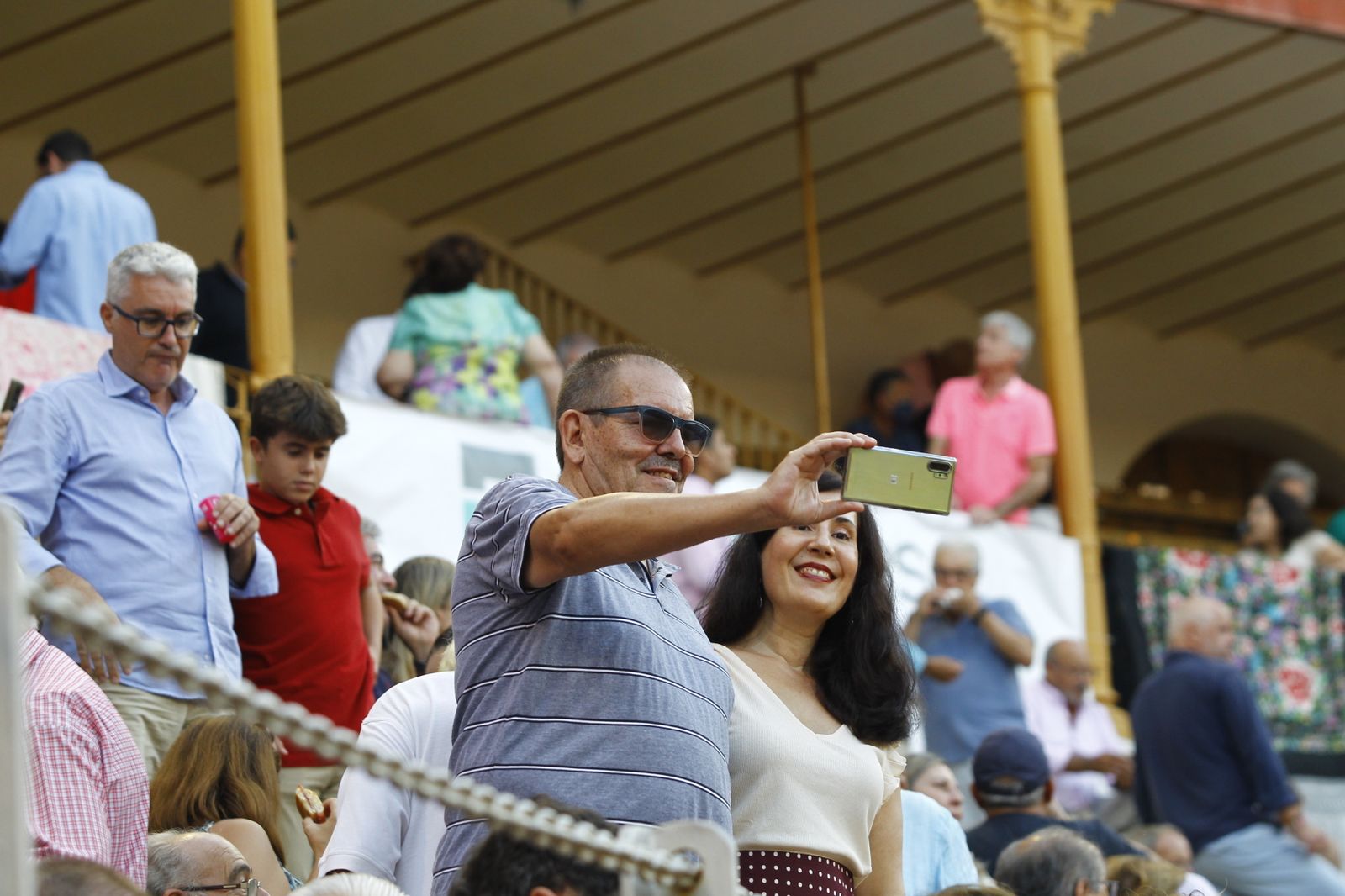 Imágenes del ambiente de la corrida de toros de la Feria de Almería