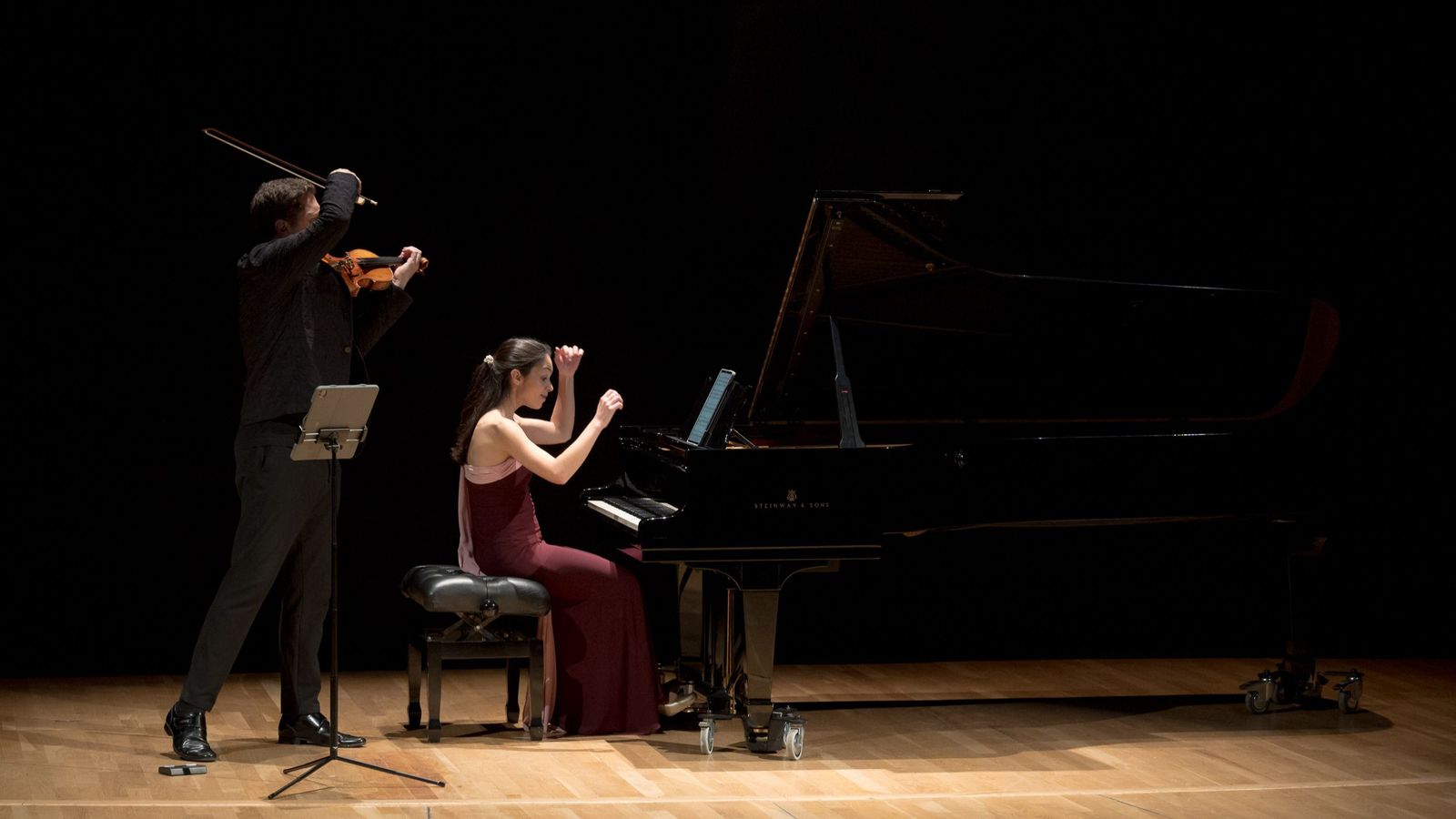 Abel Tomàs y Emma Stratton en el Espacio Turina