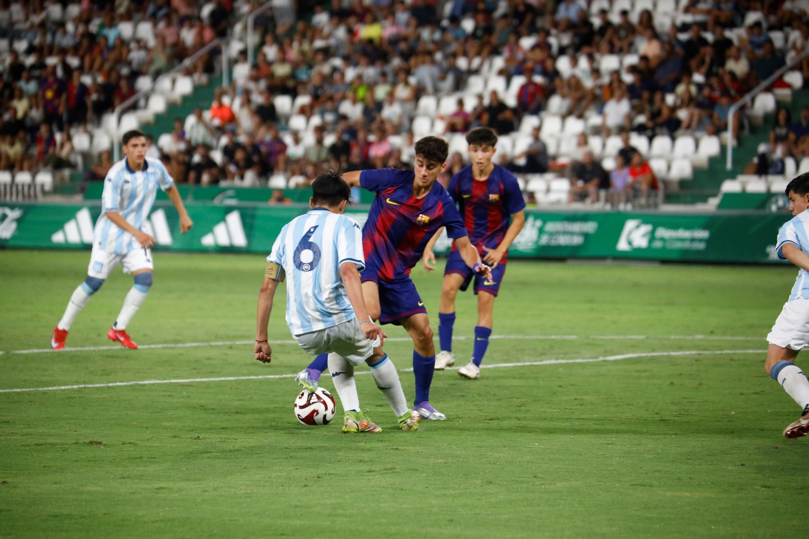 Las mejores fotos del Barcelona - Racing Club de la final del Mundial de Clubes juvenil en El Arcángel