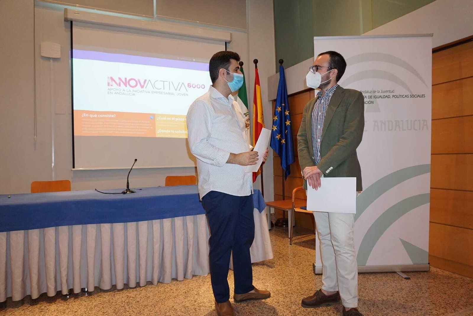 Salvador García y Ángel Herrador. en la presentación de la ayuda Innovactiva.