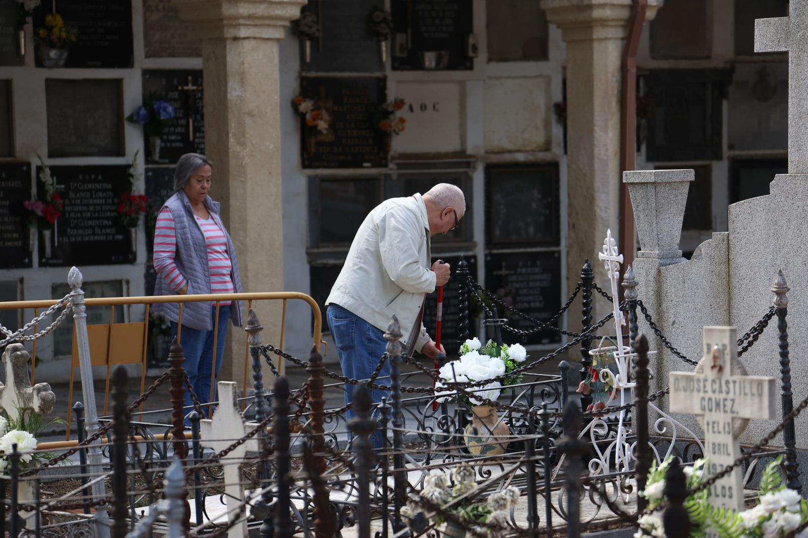 Las imágenes del día de Todos los Santos en el cementerio de San Rafael de Córdoba