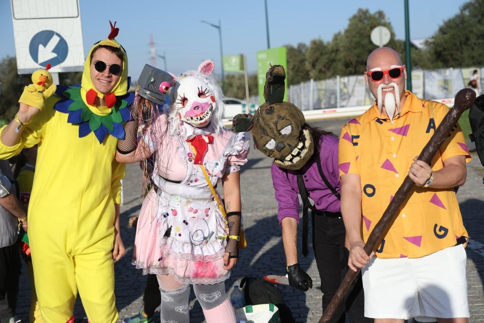 Largas colas para entrar a la Comic-Con de Málaga con héroes y villanos