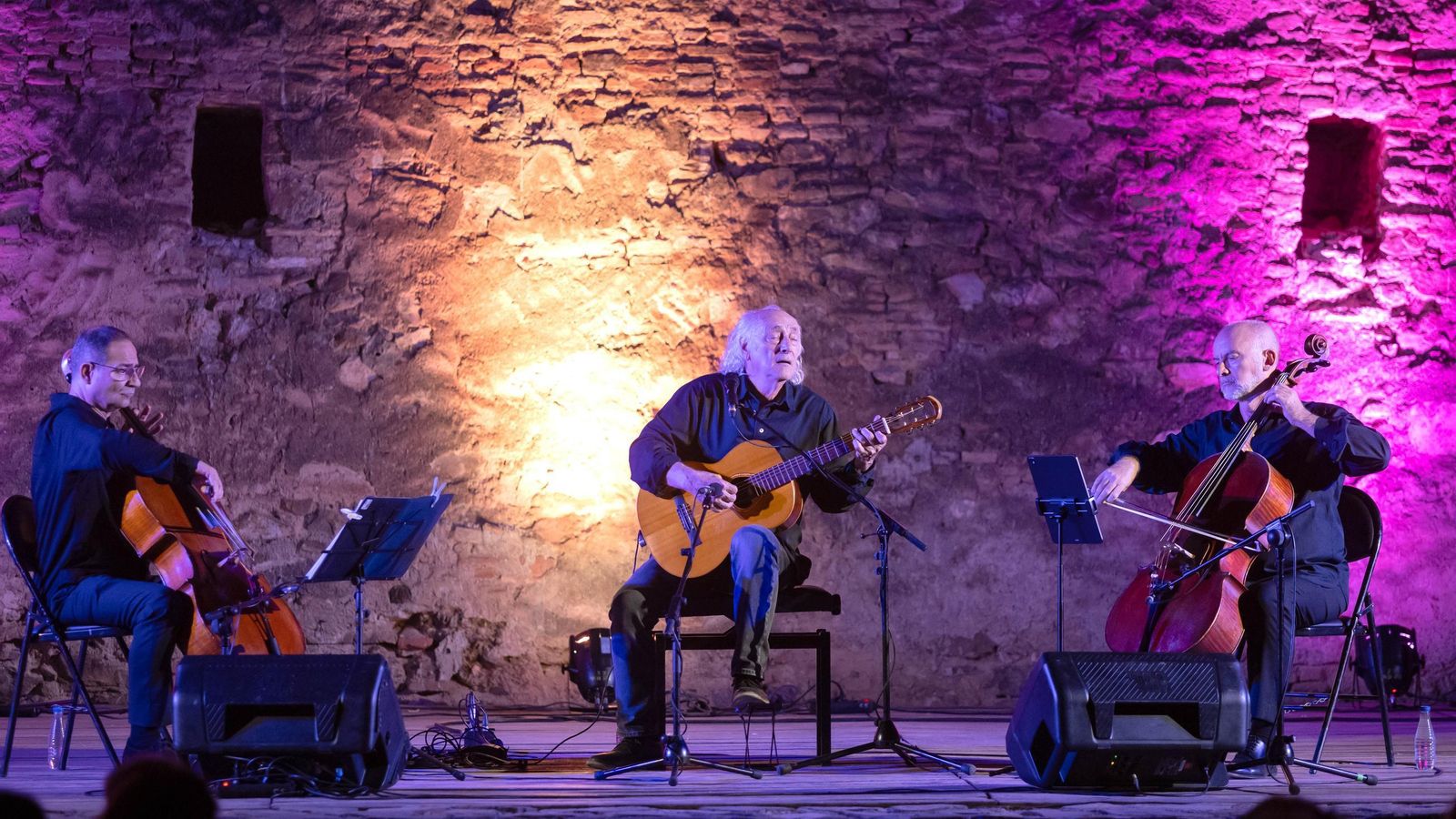 Junto a Rafael Domínguez y Ángel Luis Quintana, en la interpretación del 'Cántico espiritual'.