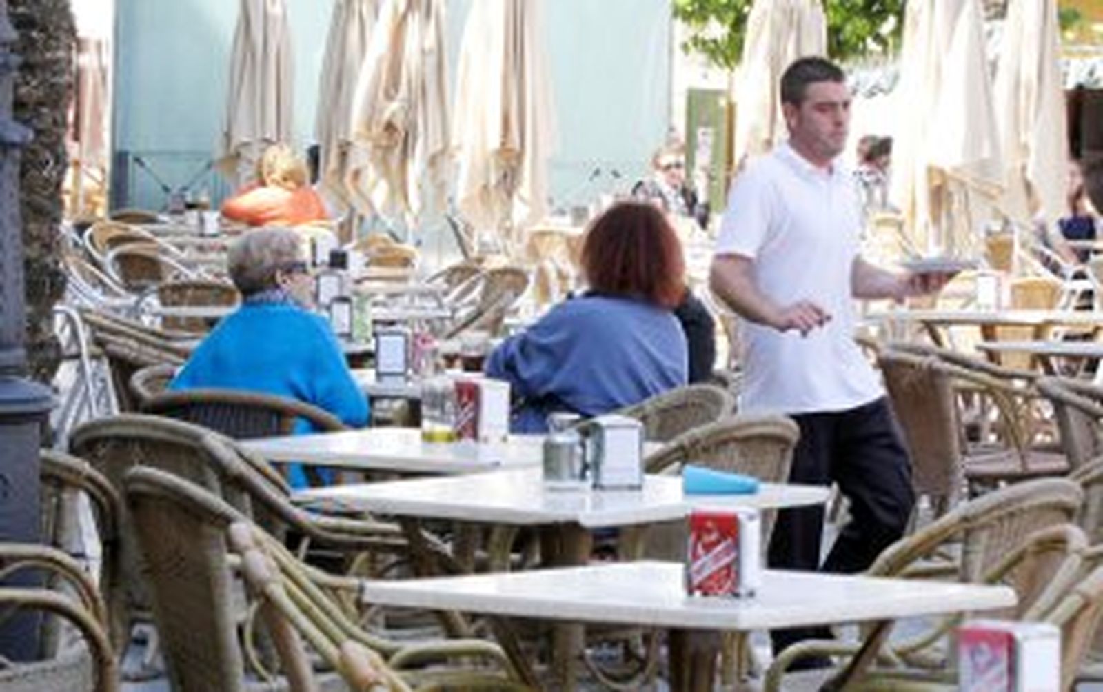 Jerez crea diez empleos al día en abril, pero pierde 3.500 en un año