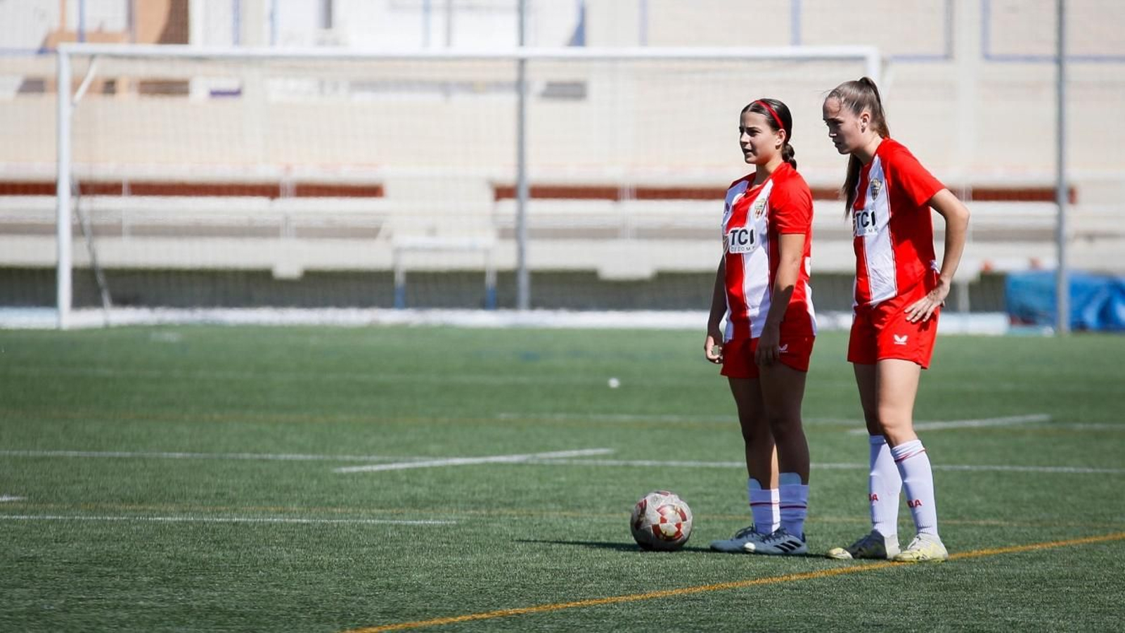 El Almería regresa a la competición liguera como local.