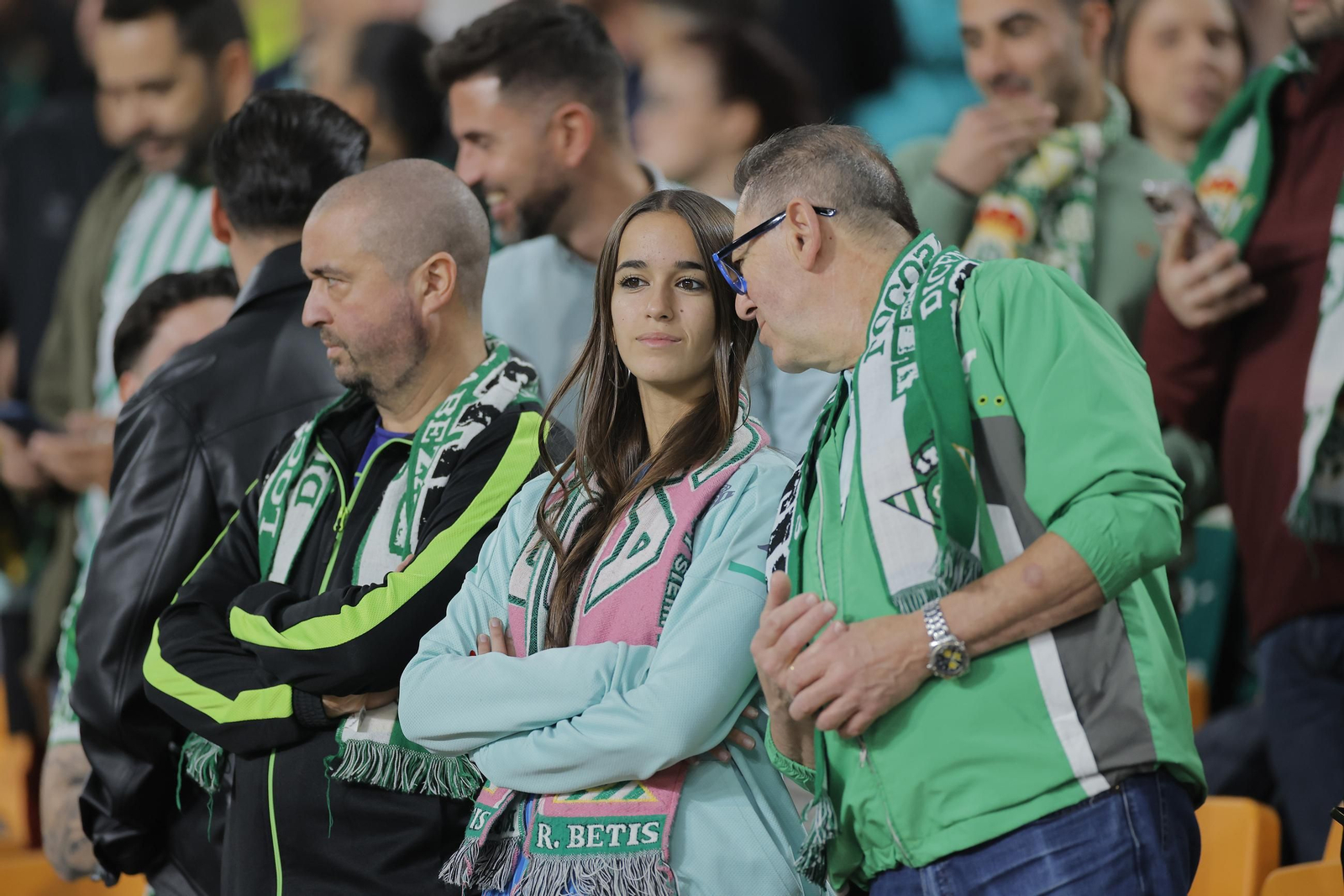 Búscate en las fotos del Betis - Olympique Lyonnais