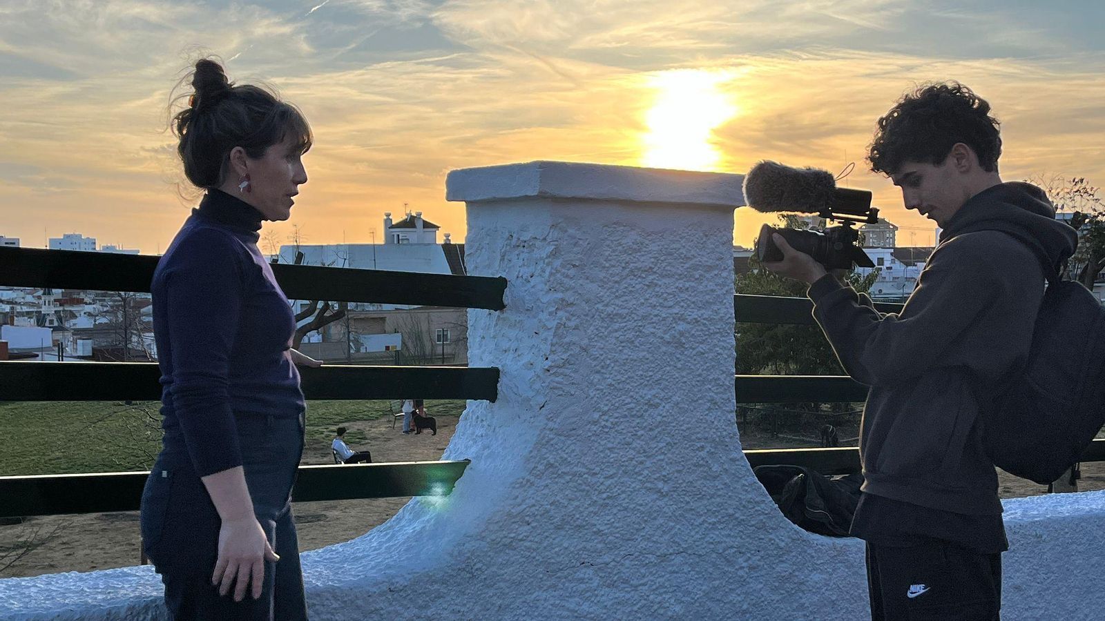 Fernando Rojas, director de fotografía, y Ana Santos, diseñadora del cartel.