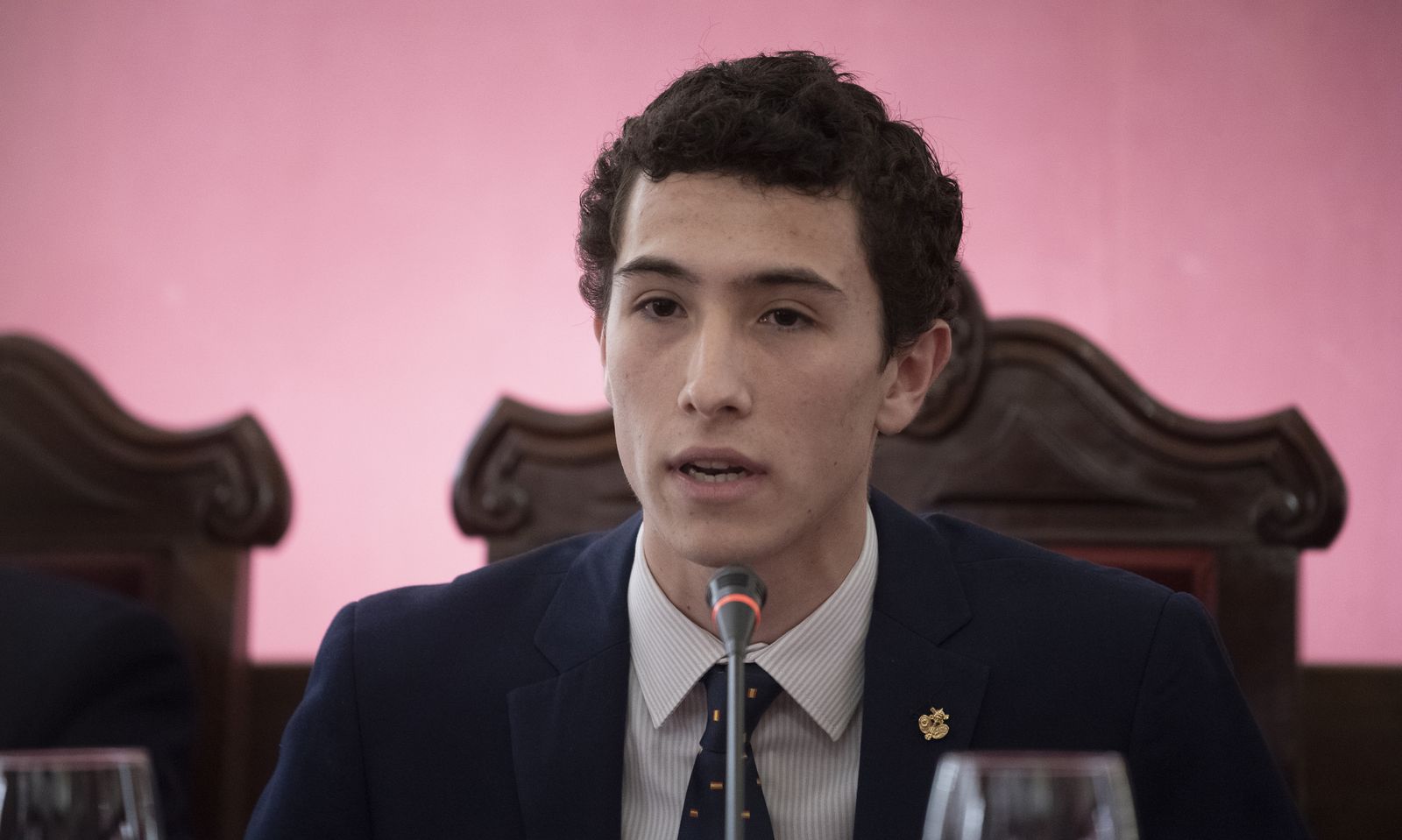 Imágenes de la presentación del cartel universitario de la Hermandad de los Estudiantes