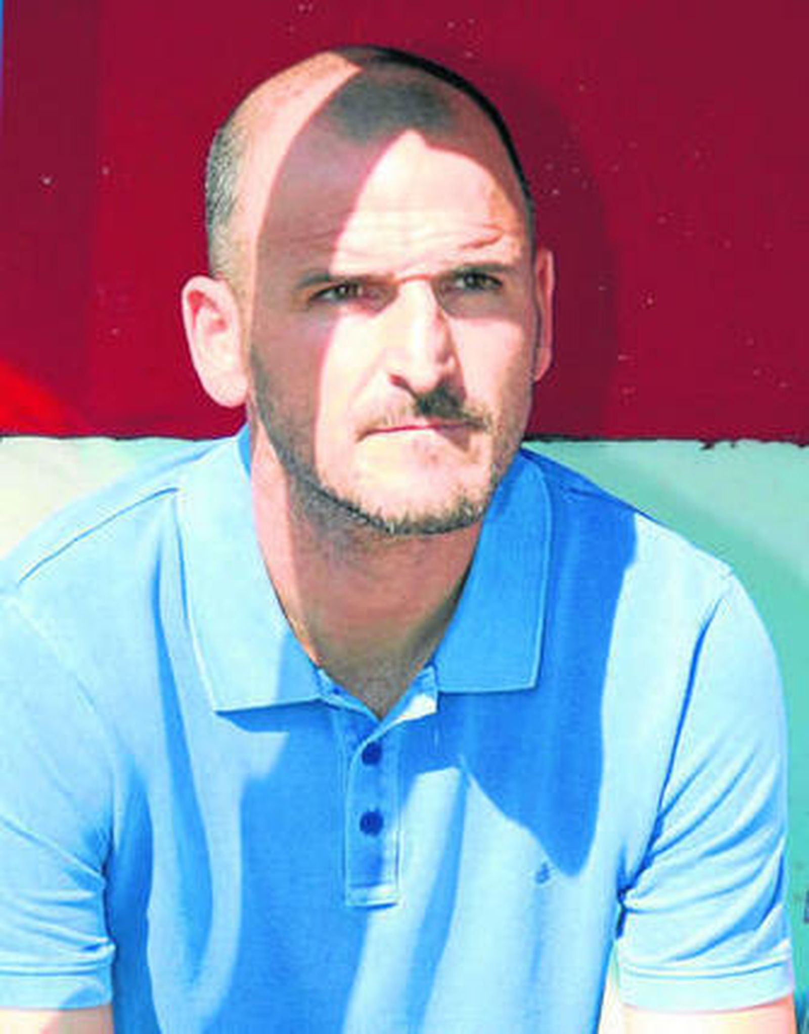 Soriano, cariacontecido en el banquillo rojiblanco.