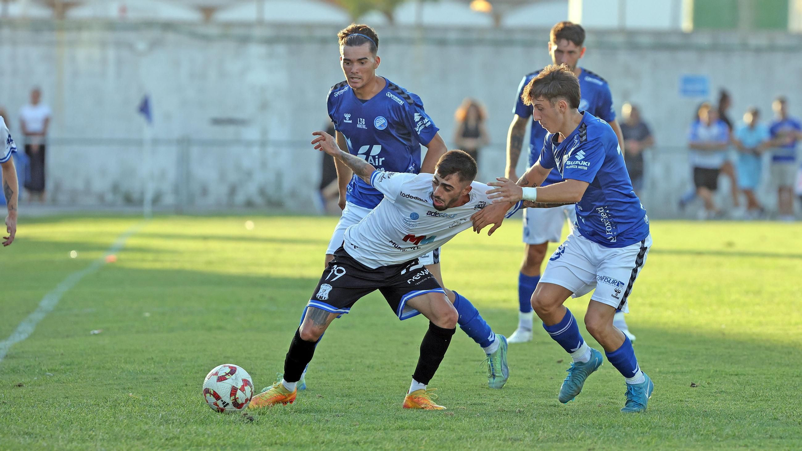 Imágenes del Trofeo de la Copa y la Venencia entre el Jerez Industrial y el Xerez DFC