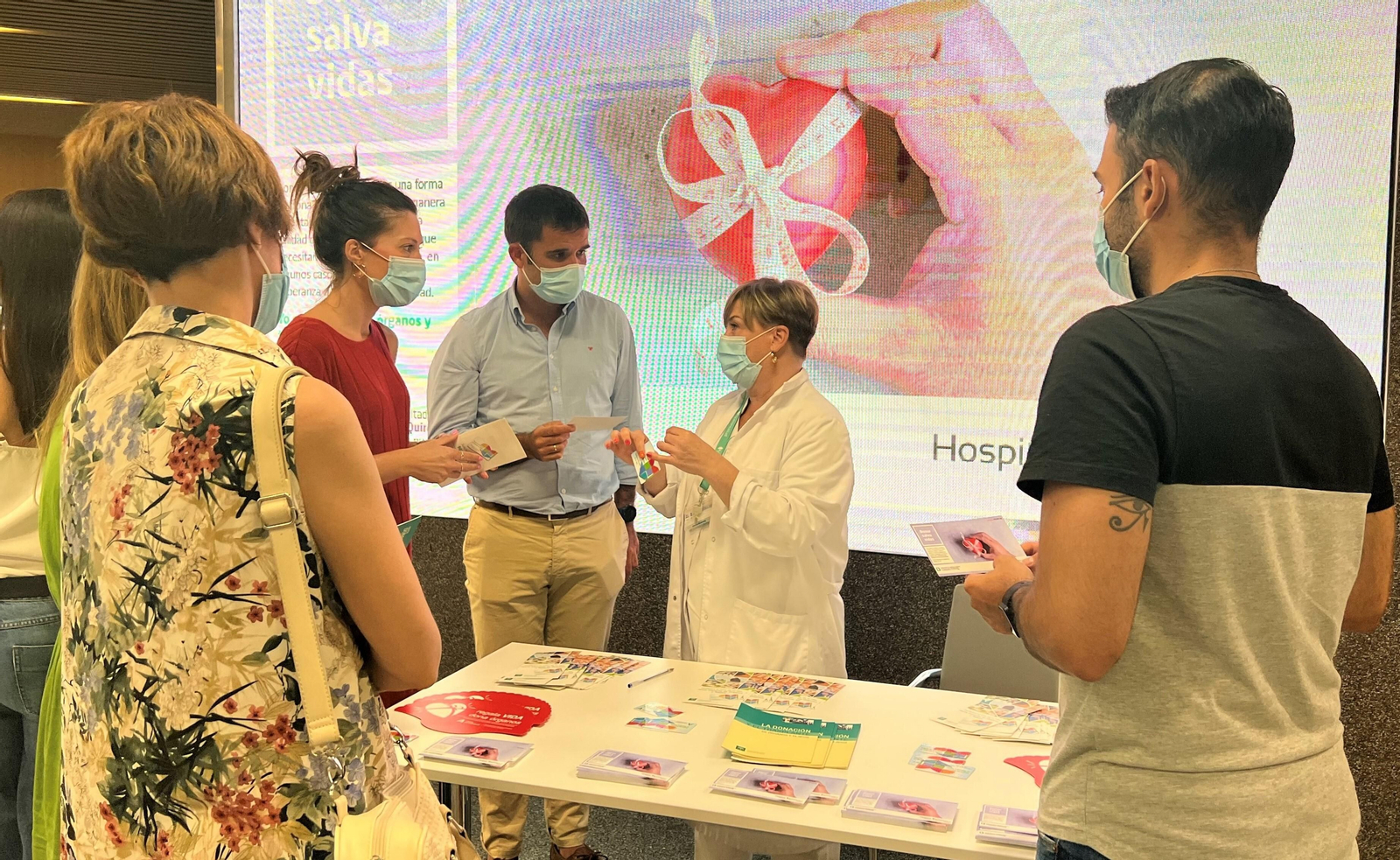 La doctora Quero informa sobre la importancia de la donación. La doctora Quero informa sobre la importancia de la donación.