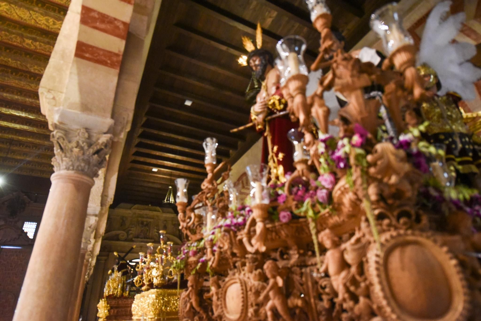 Las mejores fotos de las imágenes del Magno Vía Crucis en la Catedral de Córdoba
