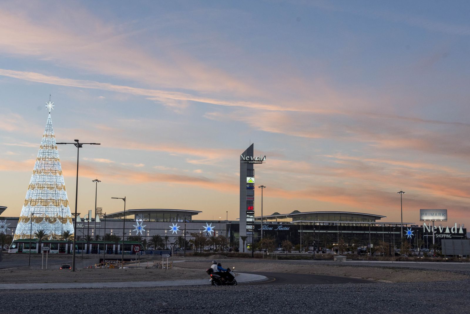 El Centro Comercial Nevada visto desde fuera