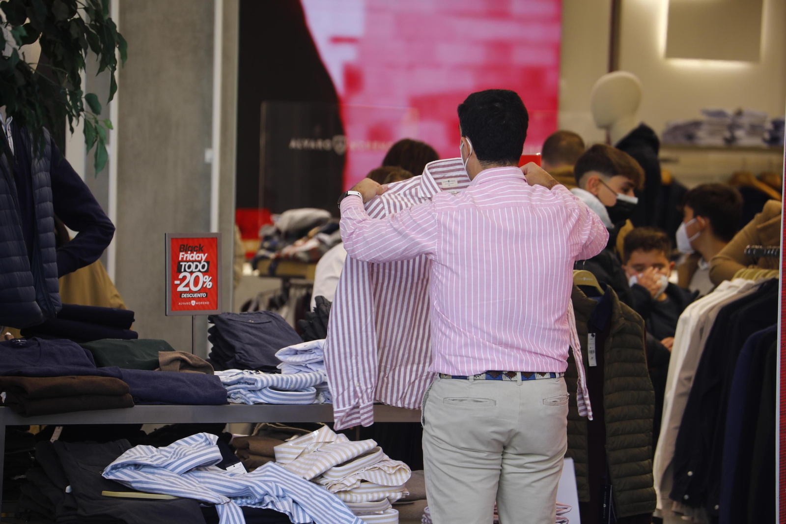 Arranca la jornada de compras navideñas en Córdoba, en imágenes