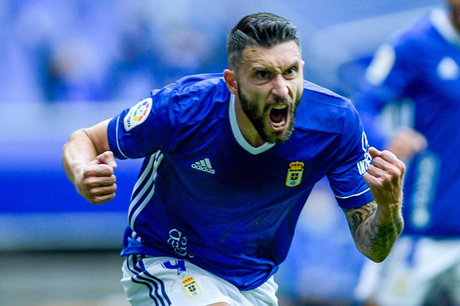 Borja Bastón celebra su gol.