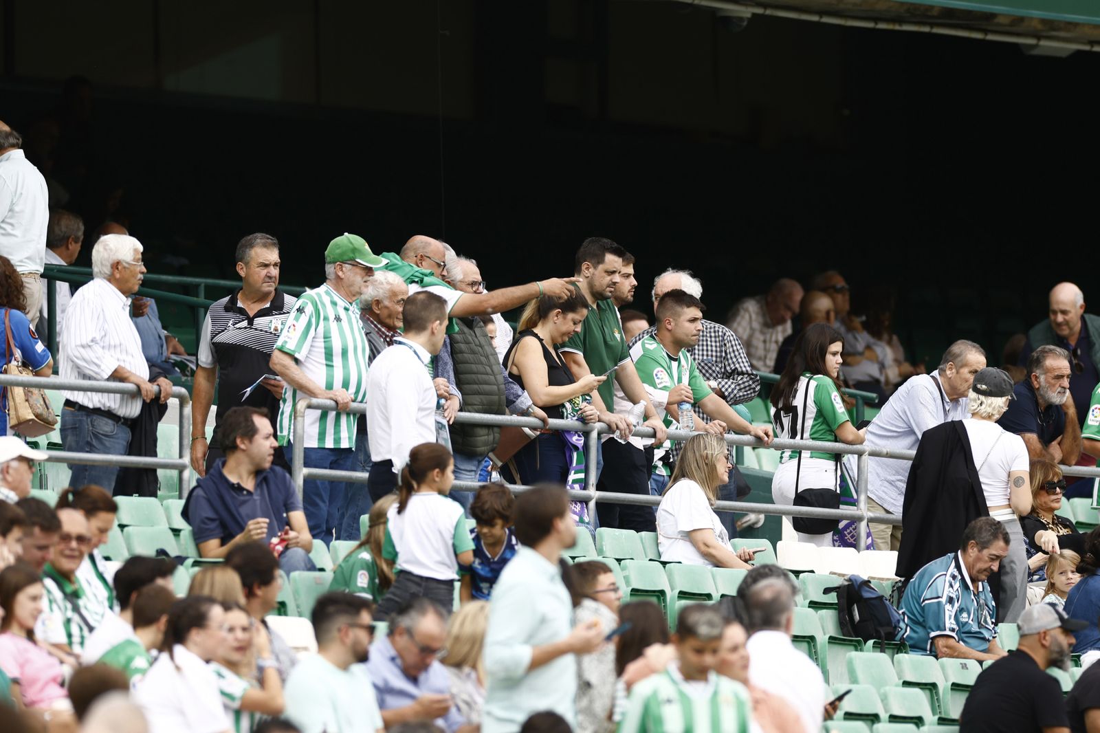 Búscate en las fotos del Betis-Atlético de Madrid