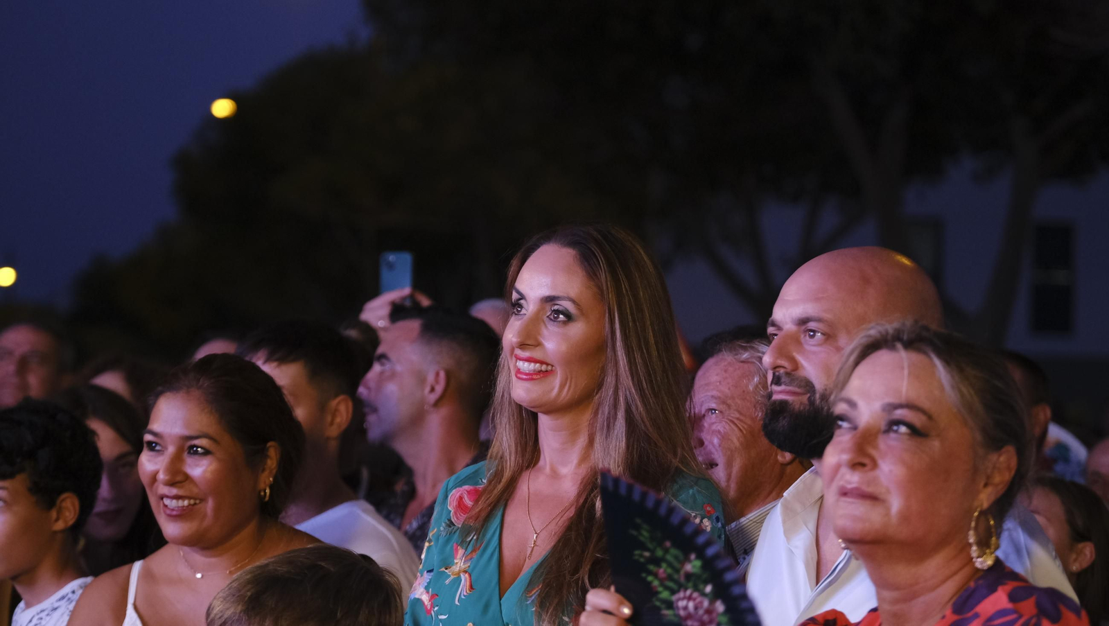 El pregón de la Feria de Almería 2025 y el encendido de la portada, en imágenes