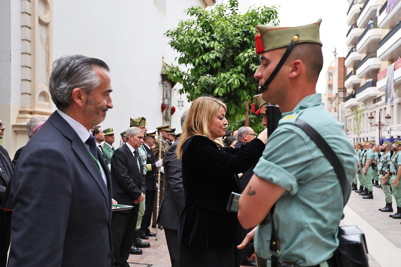 Las mejores imágenes del Sábado de Pasión en Huelva: La Legión con el Cristo de la Vera+Cruz