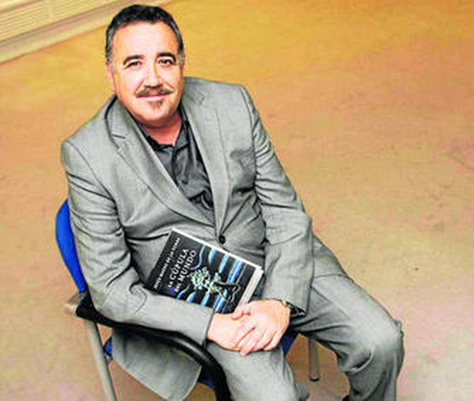 Jesús Maeso de la Torre, ganador del II Premio Caja Granada de Novela Histórica con 'La cúpula del mundo'.