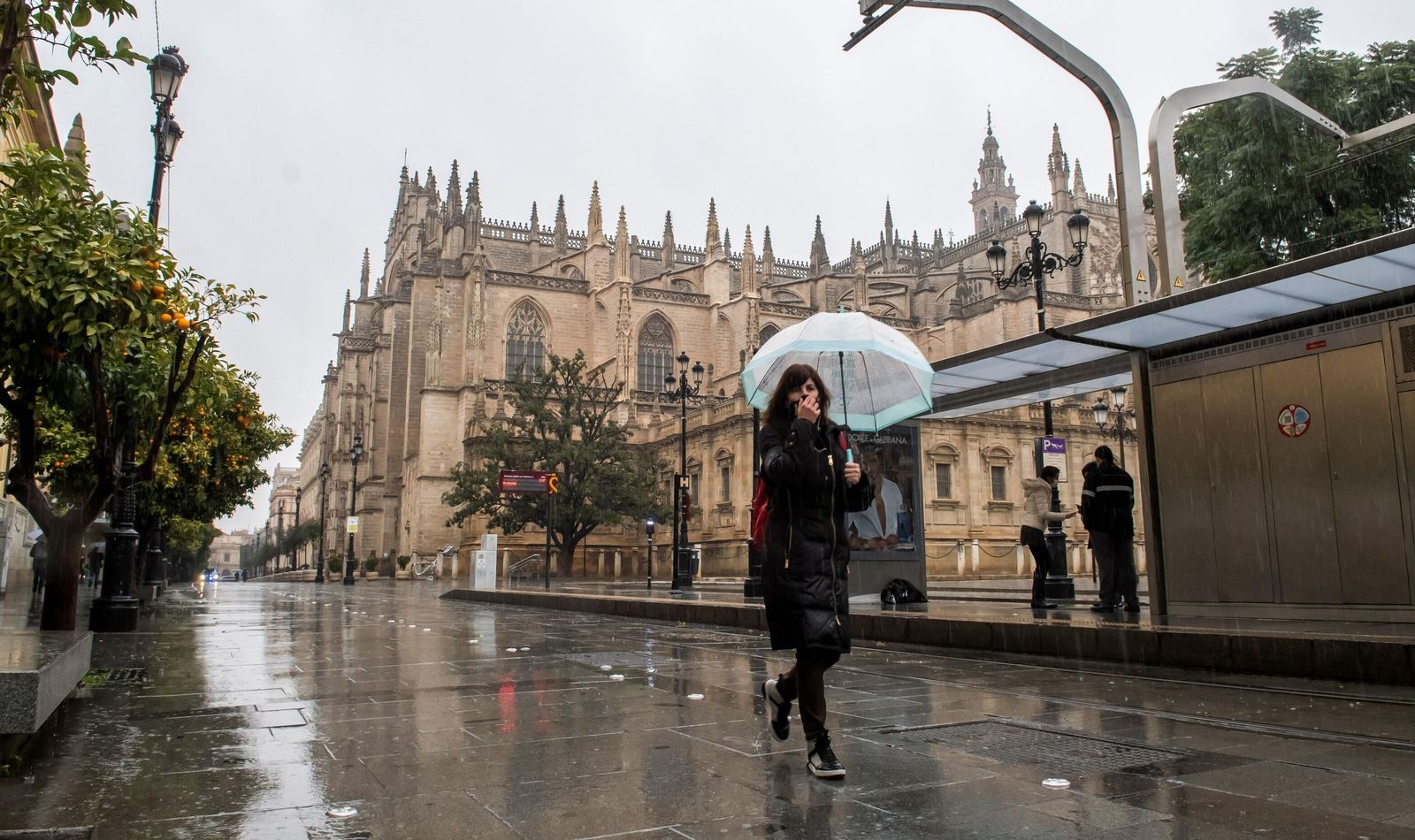 La probabilidad de lluvias se mantiene hasta mañana en Sevilla