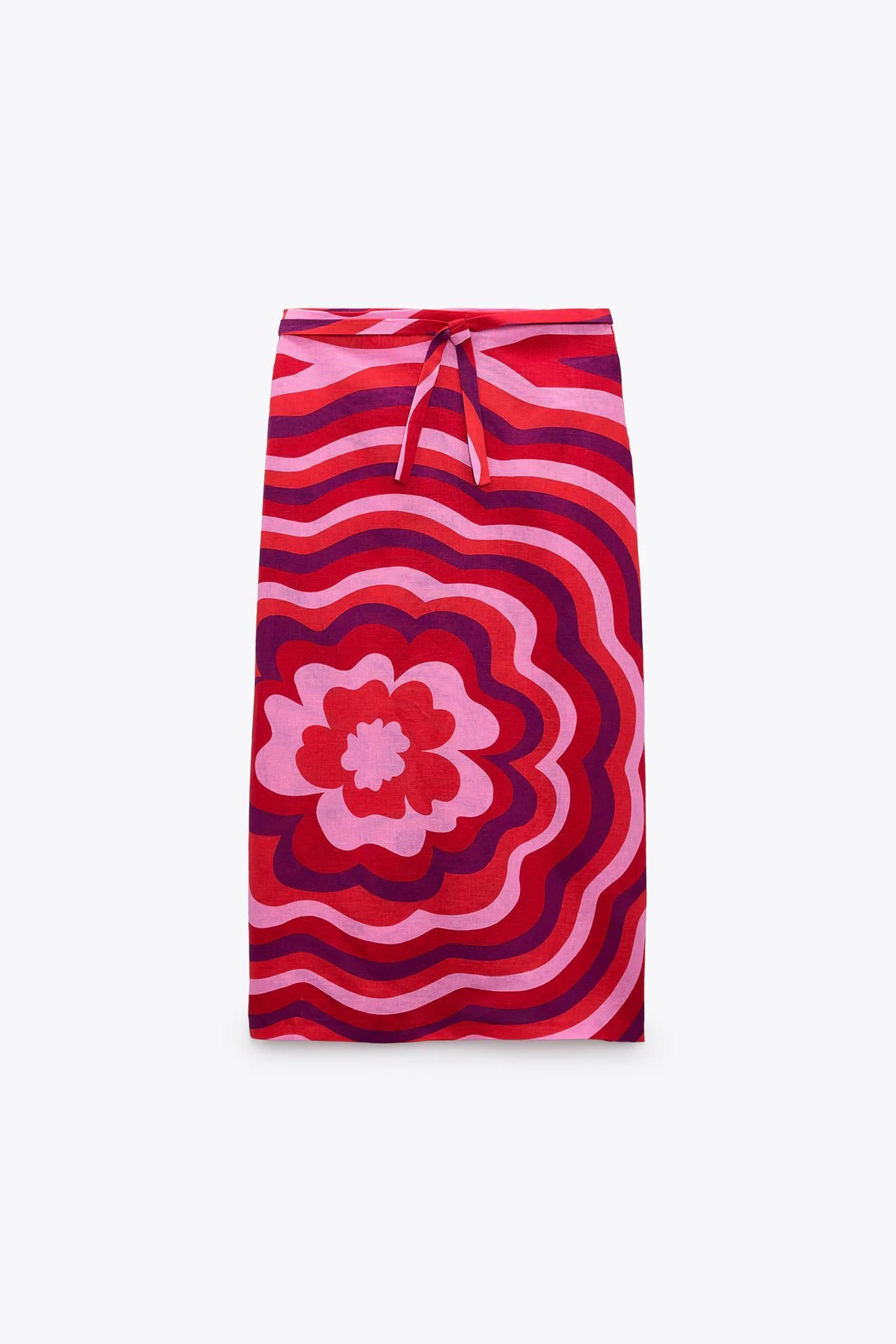 Falda de lino con estampado psicodélico de Zara.