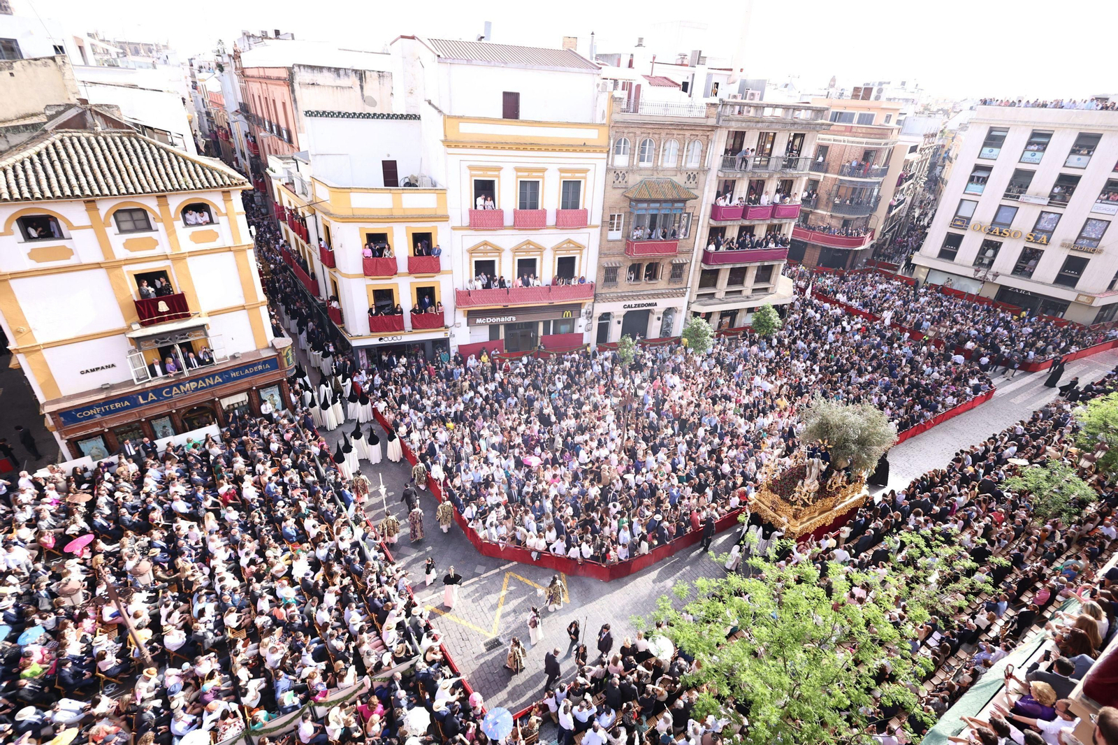 Semana Santa de Sevilla 2025: los retrasos en Campana alcanzaron hasta 99 minutos el Domingo de Ramos