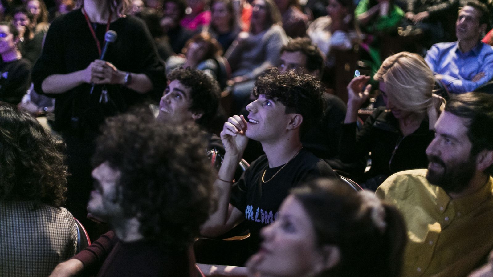 Los Javis, entre el público.