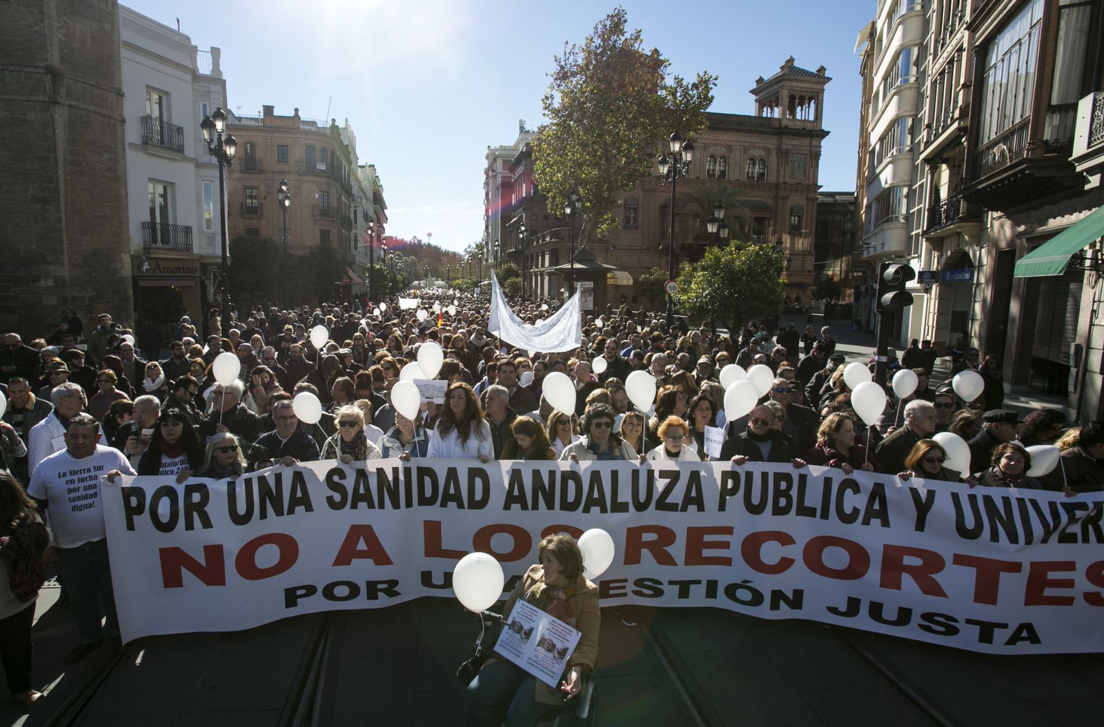 La marea blanca, en Sevilla