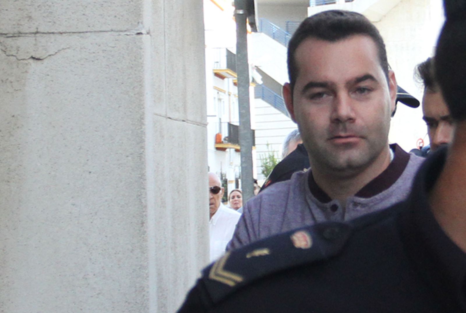 Francisco Javier Medina, único acusado por el doble crimen de Almonte, ayer a su llegada al juicio.