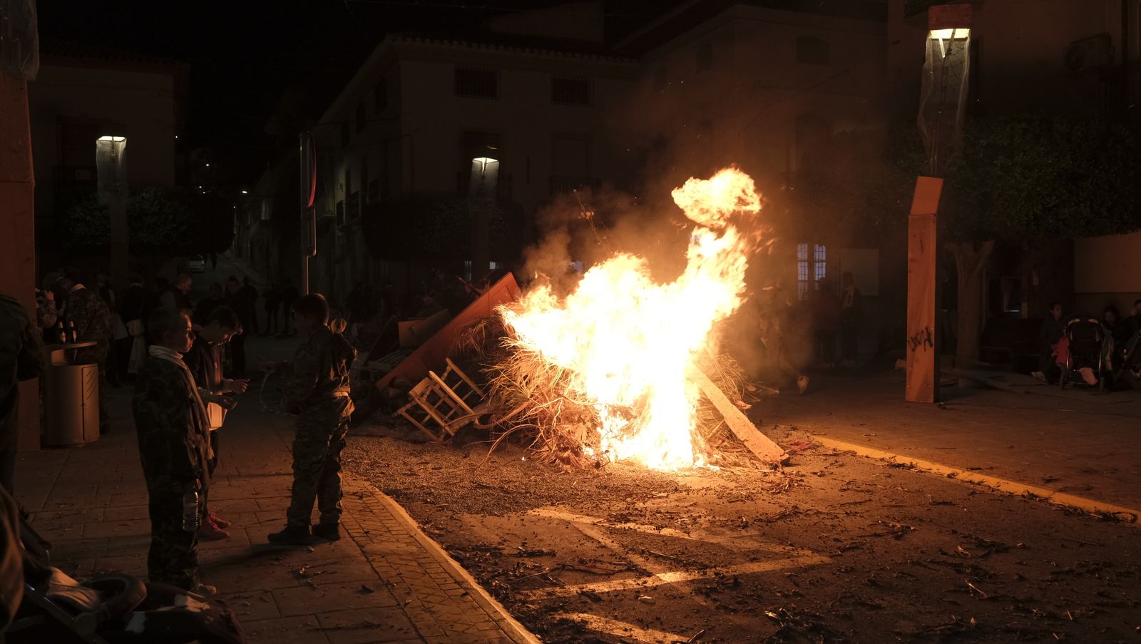 Imágenes de la procesión y carretillas de Cantoria
