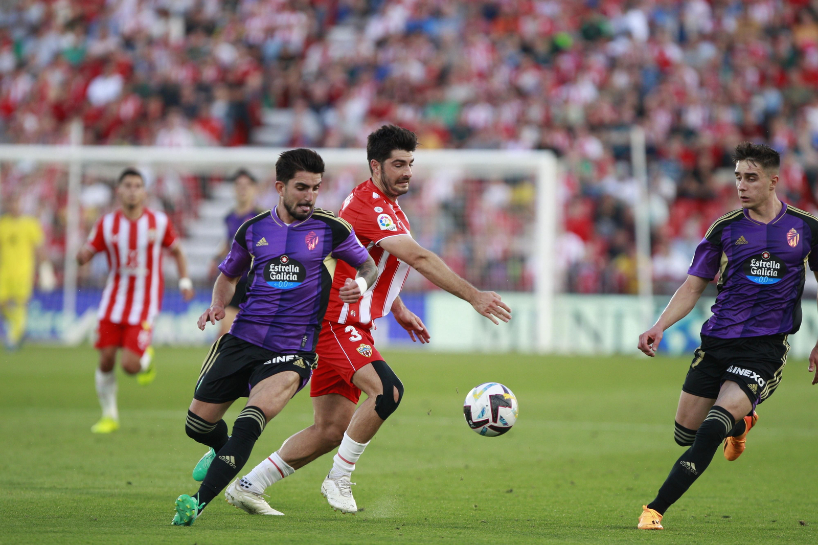 Imágenes del partido U.D. Almería-Real Valladolid C.F.