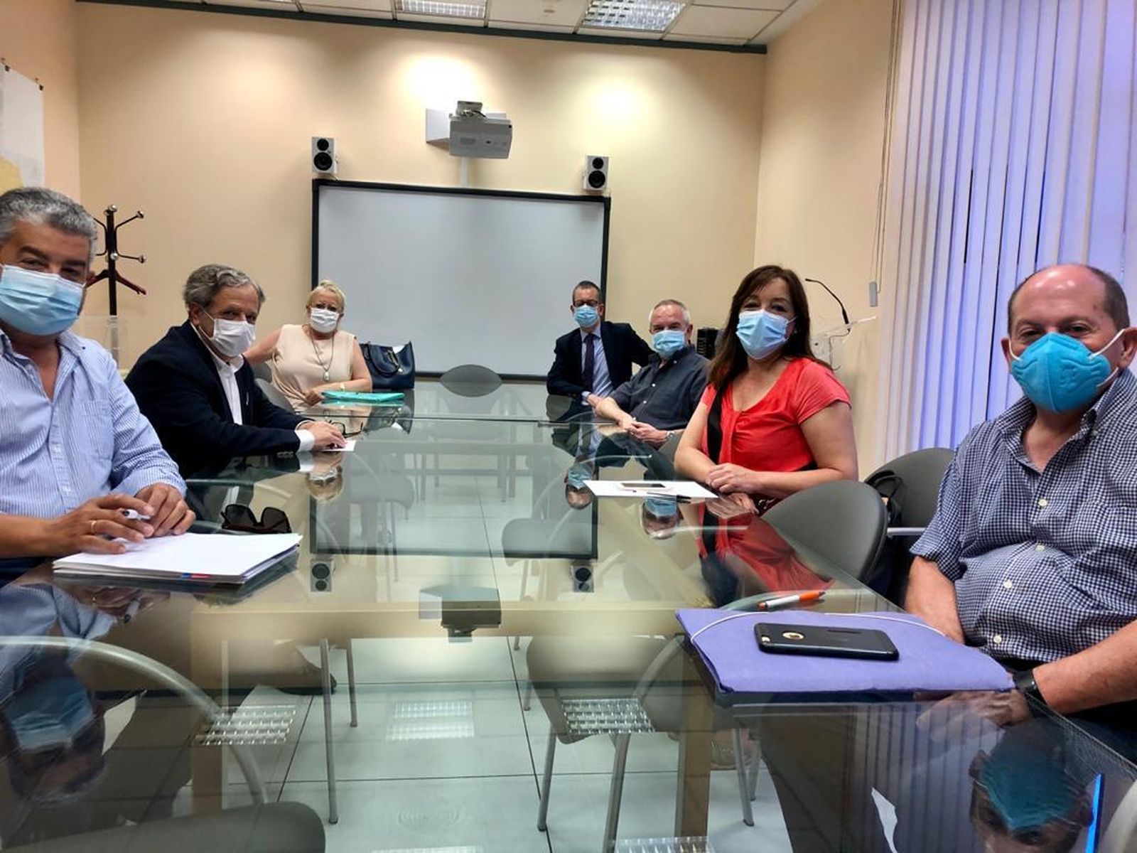 Reunión entre vecinos de La Jaras y la Gerencia de Urbanismo.