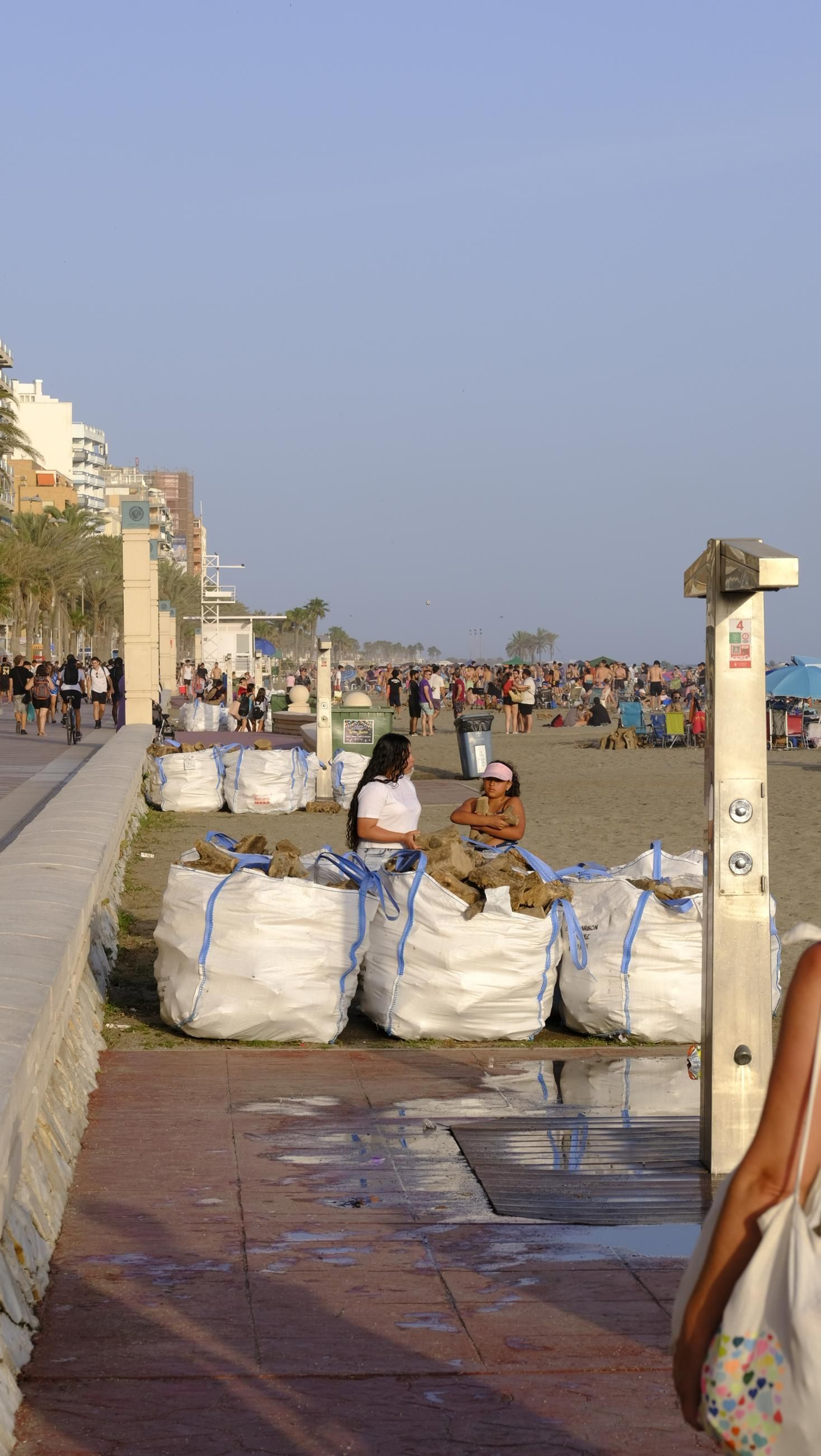 La Noche de San Juan en Almería, en imágenes