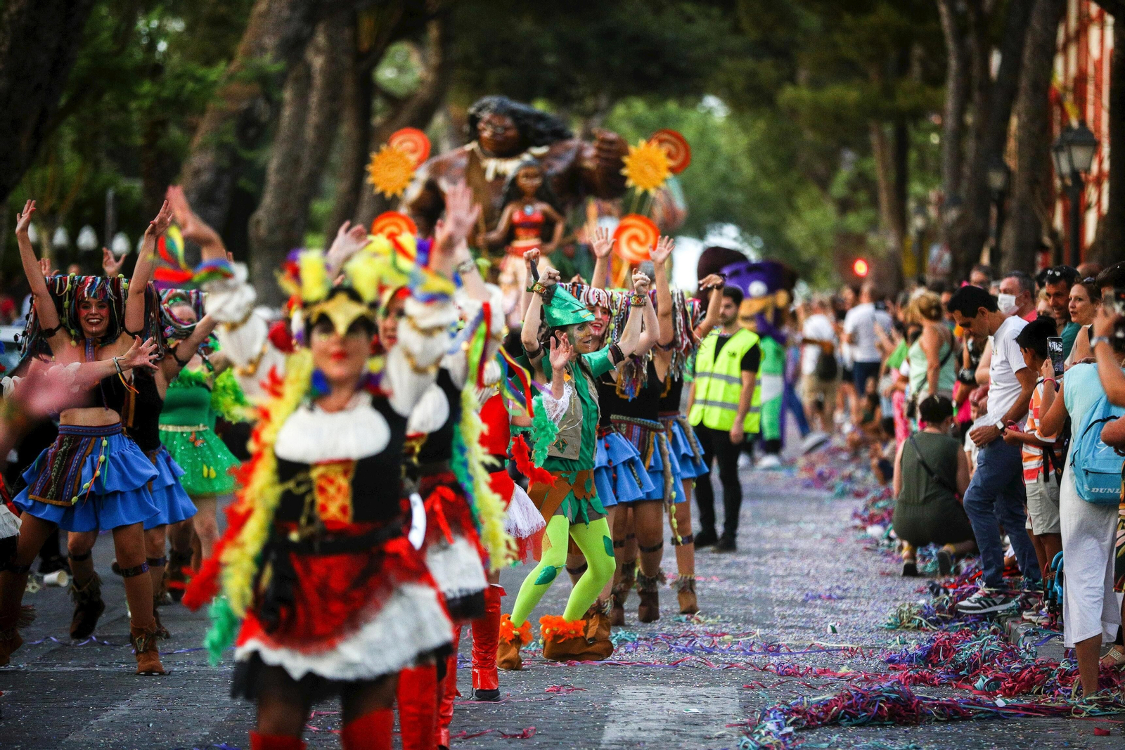 Una imagen de un grupo de baile en la Cabalgata del Humor 2022. Una imagen de un grupo de baile en la Cabalgata del Humor 2022.