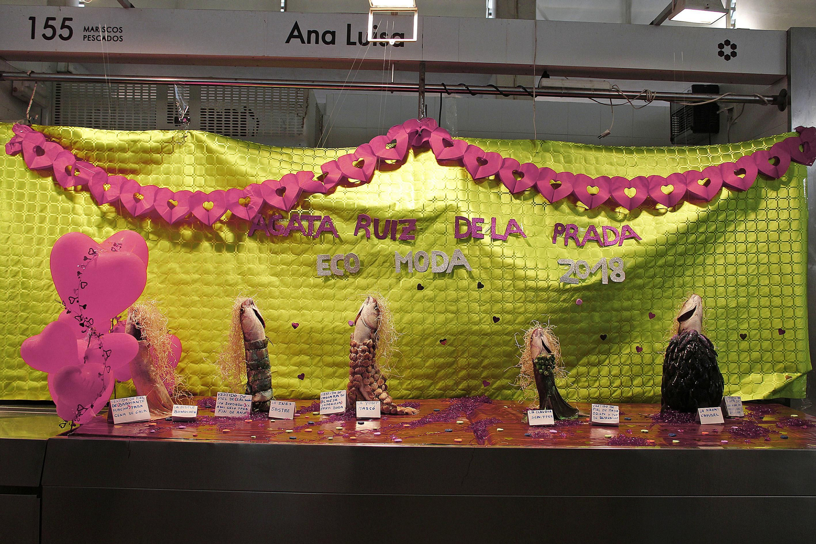 Las imágenes de la fiesta de los Tosantos en el Mercado Central