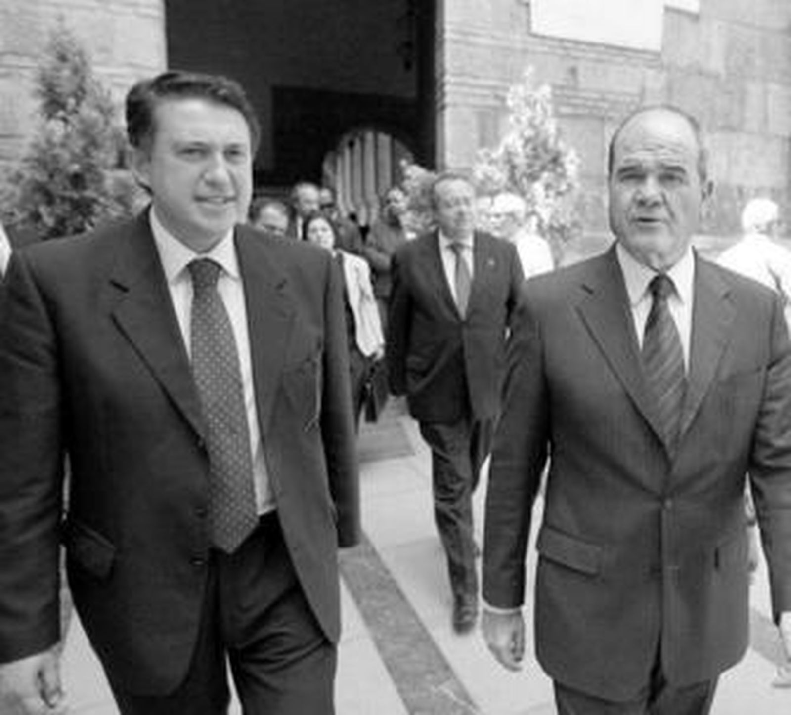 Rafael Blanco y Manuel Chaves, ayer en el Palacio de Congresos de la calle Torrijos.
