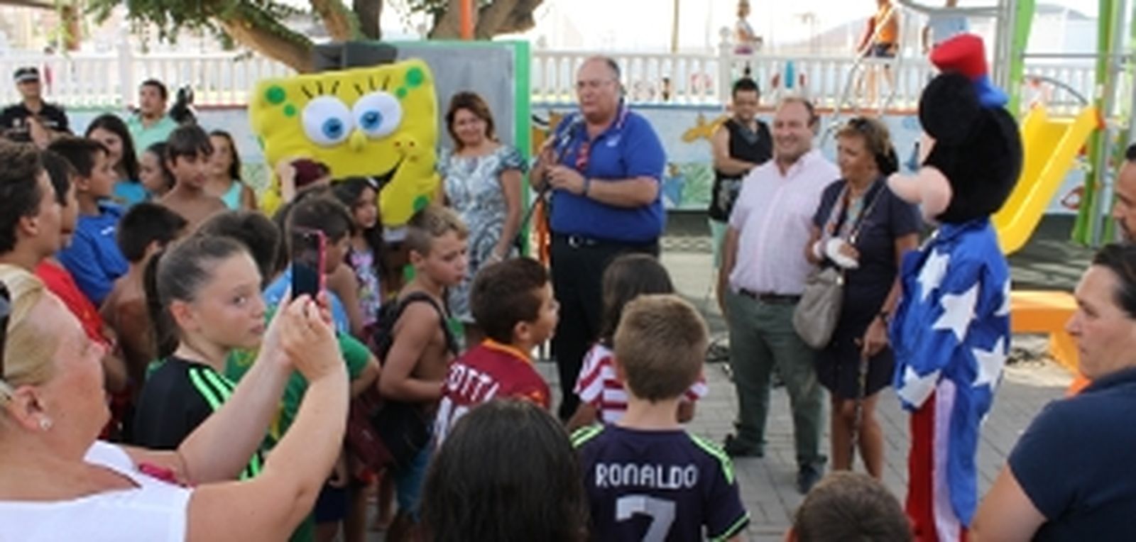 Gádor estrena el nuevo parque infantil que amplía la zona de juego para los niños