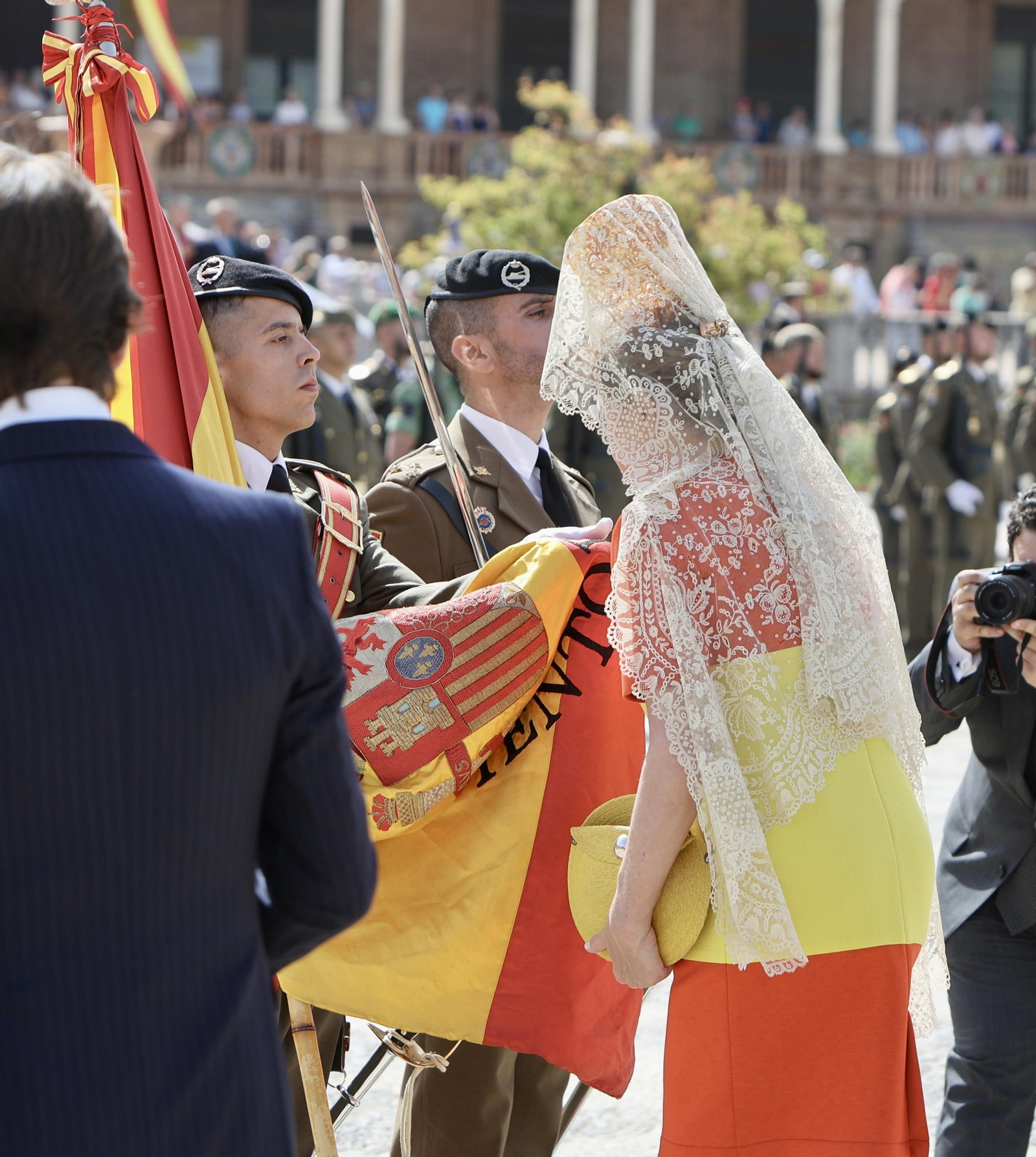 Jura de bandera de personal civil en Sevilla