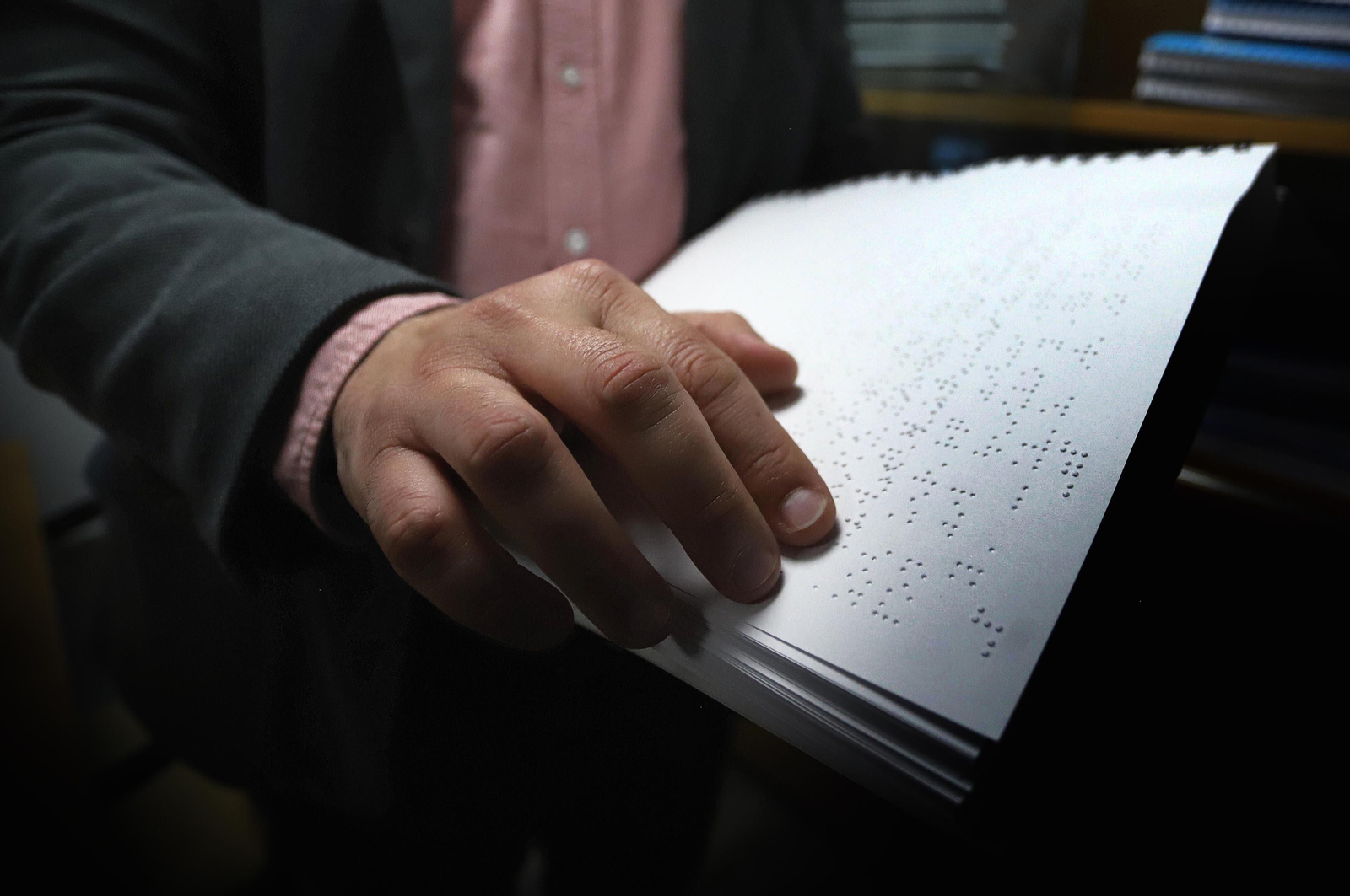 Imágenes de la entrevista a Francisco García Soriano, director de la ONCE en Huelva