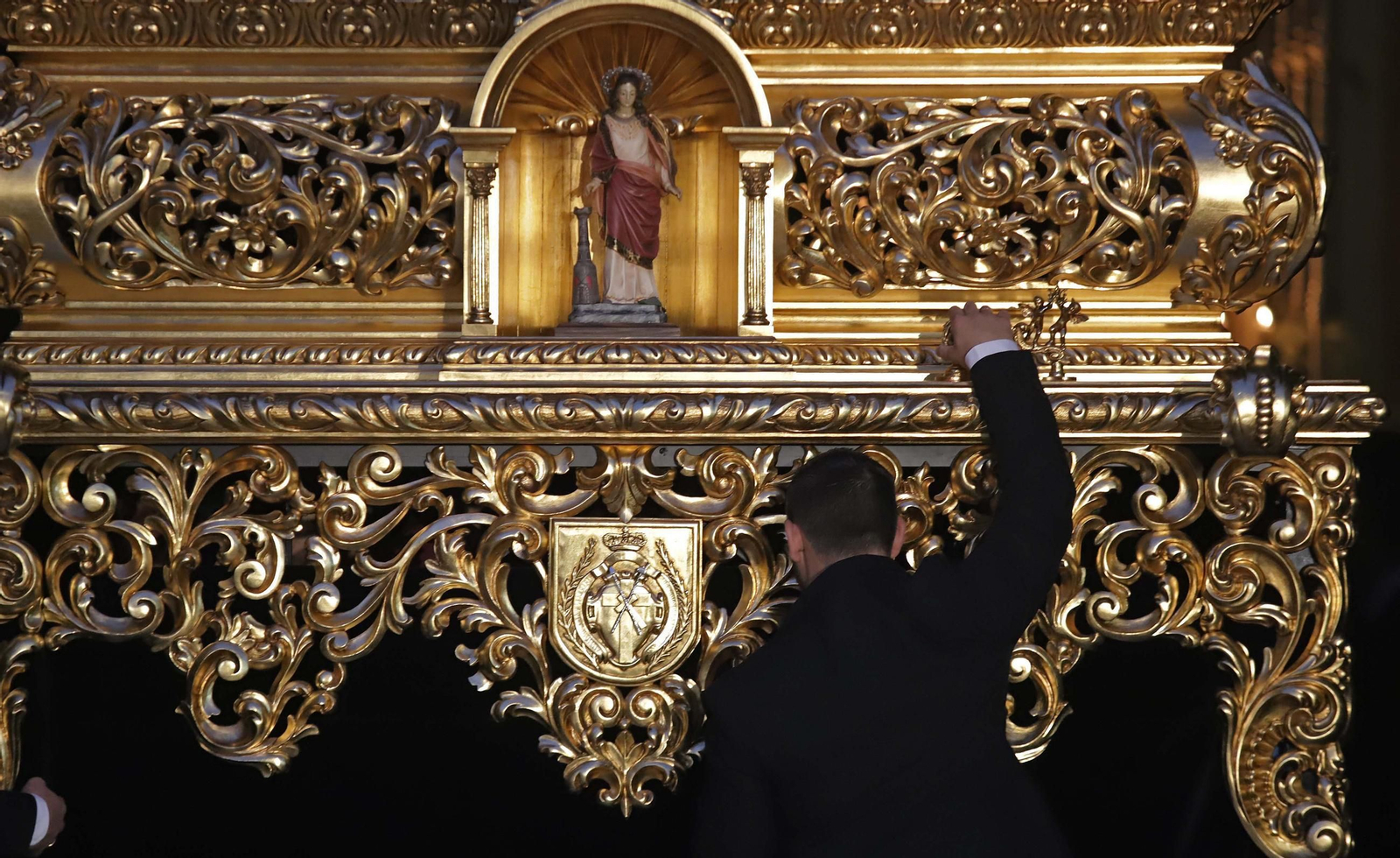 Fotos del Viernes Santo en Algeciras: Santo Entierro, Misericordia y Sagrada Mortaja