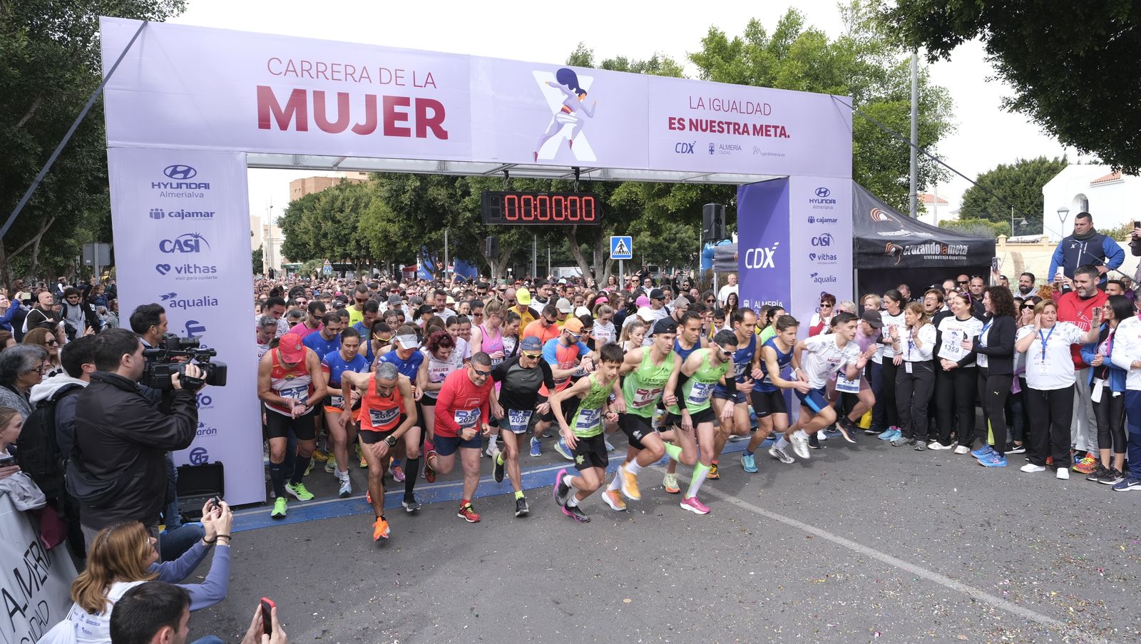 Imágenes de la Carrera de la Mujer 2023 en Almería