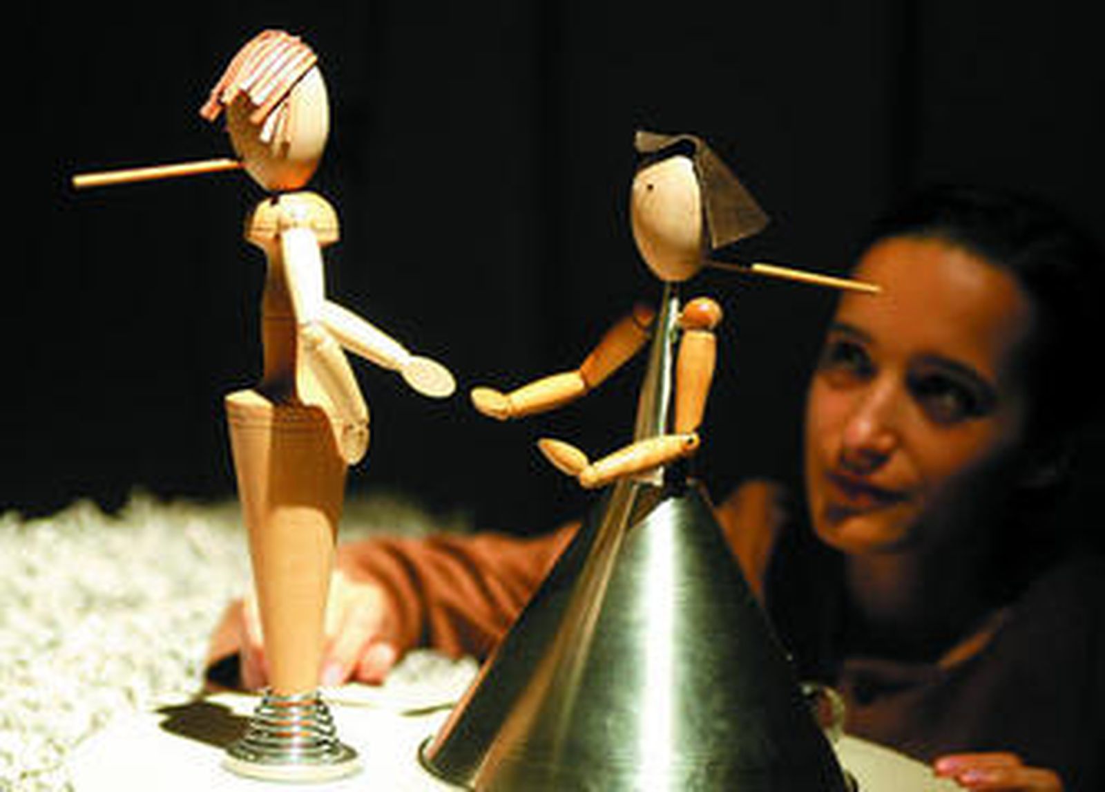 Escena de la obra 'Que viene el lobo' de Kamante Teatro.