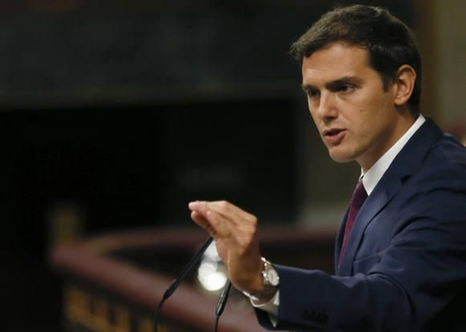 Rivera espeta a Rajoy que no se fía de él y que está en manos de la oposición