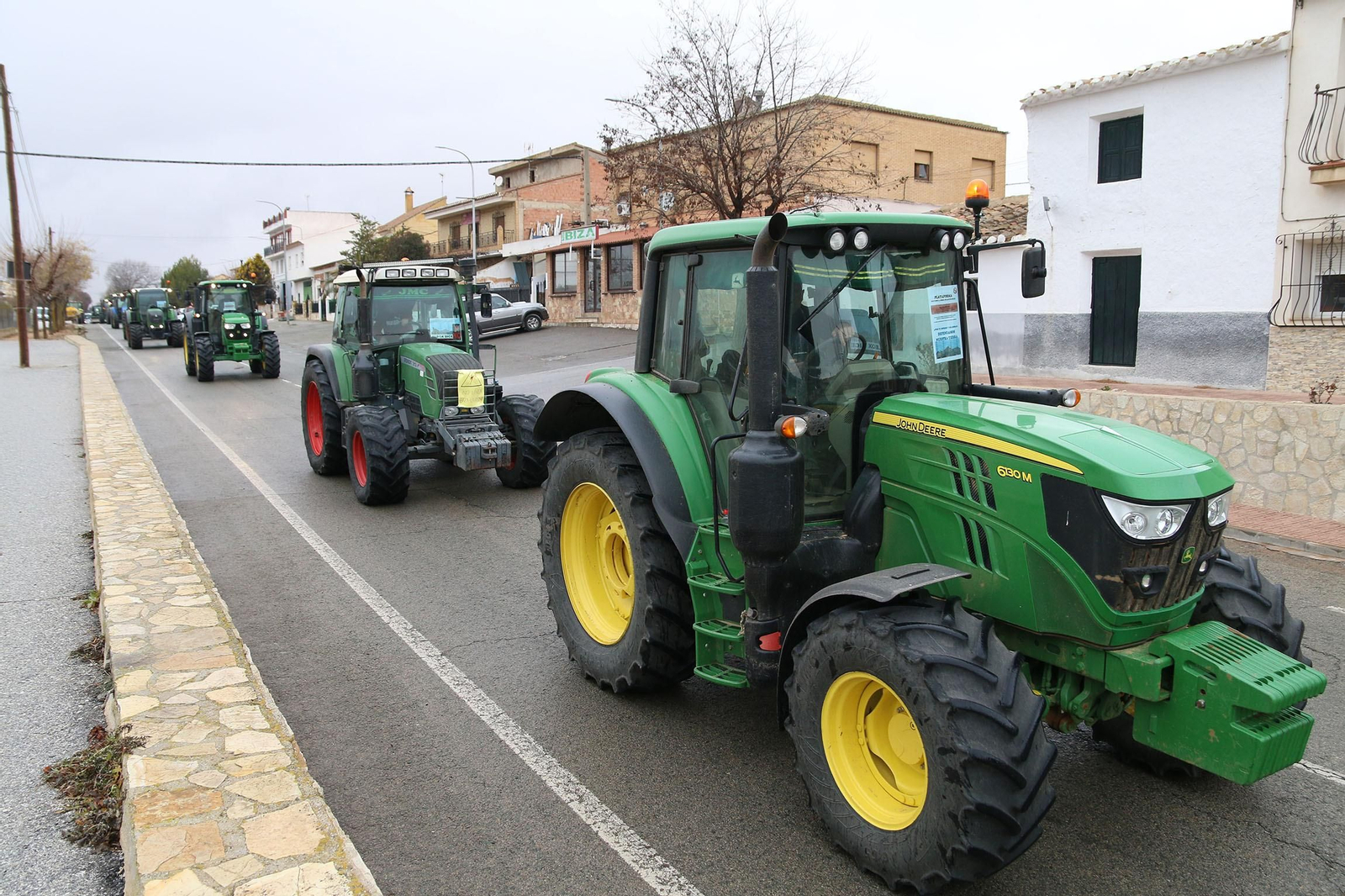 Fotogalería de la tractorada del Almanzora contra línea de 400 Kv que atraviesa las Estancias