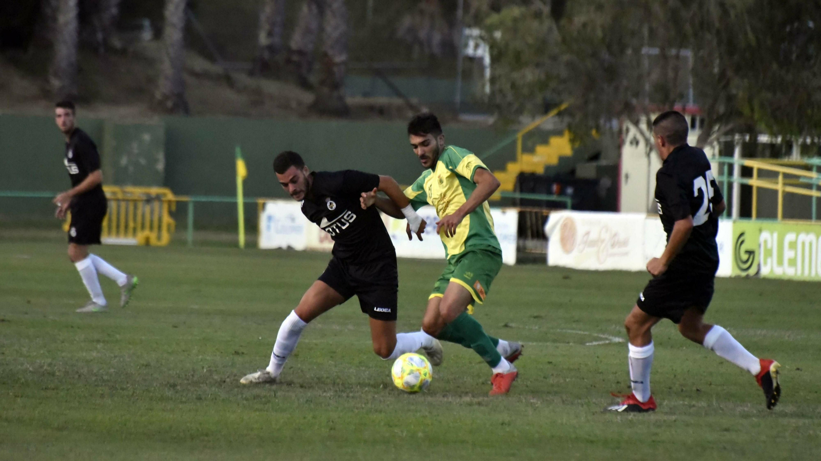Unión Deportiva los Barrios - Real Balompédica Linense Trofeo Alfonso Oliva