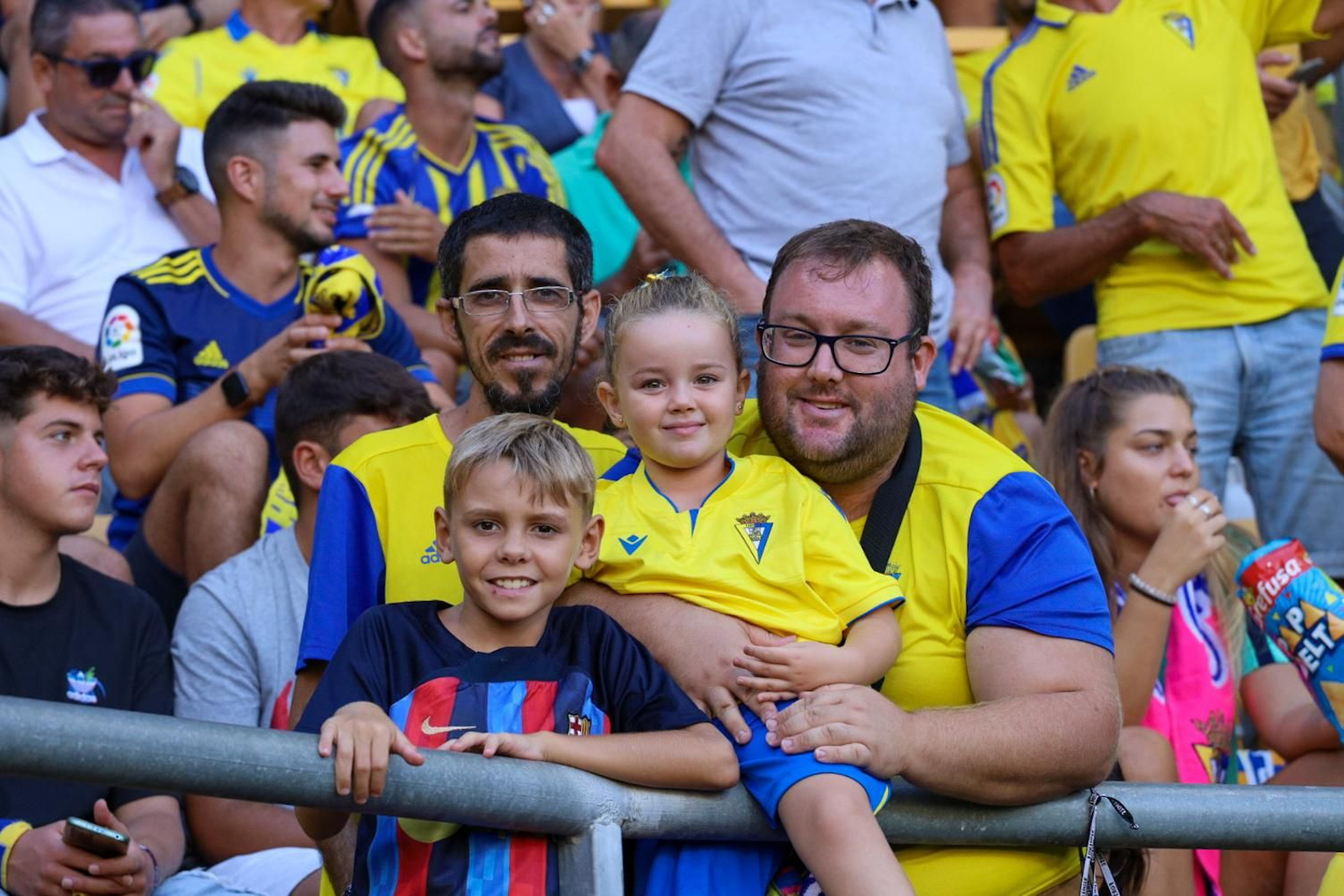 Búscate en el partido Cádiz-Barcelona