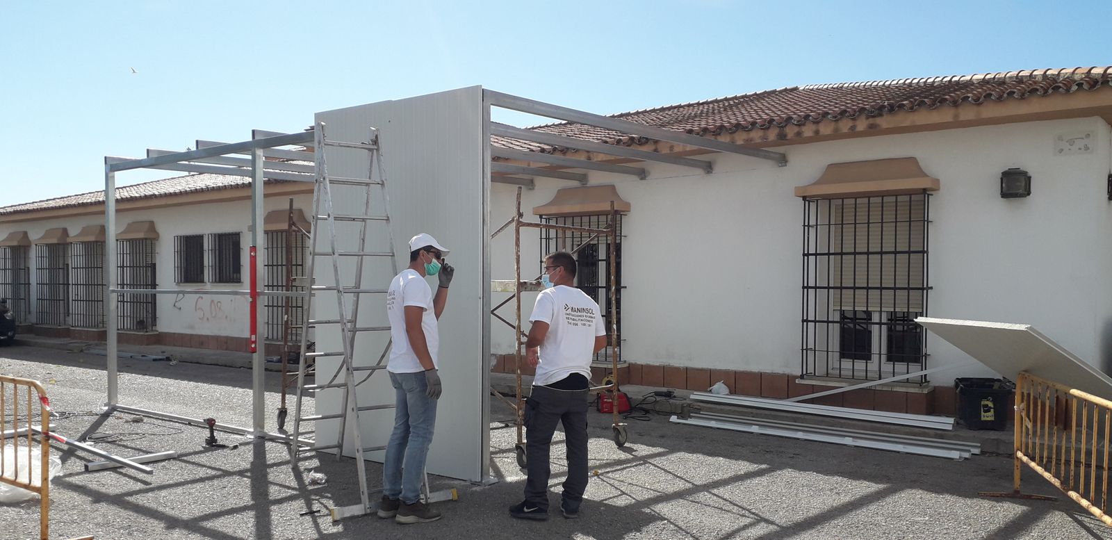 Los trabajos para la instalación del punto AutoCovid para hacer las pruebas diagnósticas.