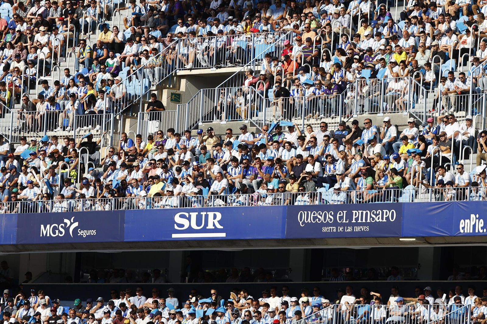 Búscate en las gradas de La Rosaleda en el Málaga CF-Castellón