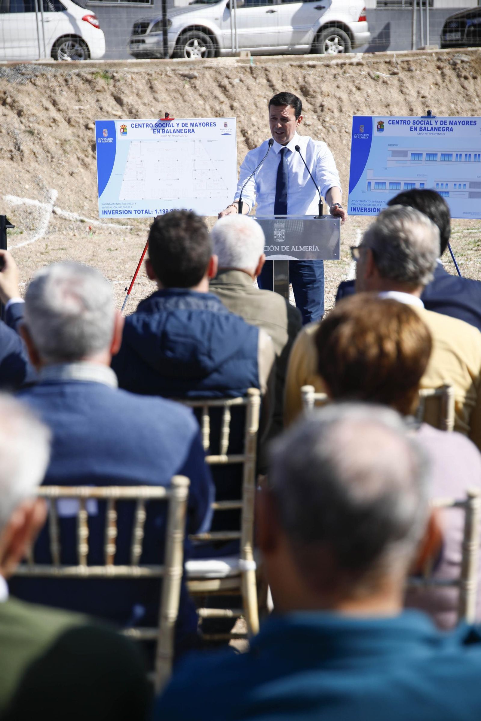 Las imágenes de la primera piedra del Centro de mayores en Balanegra