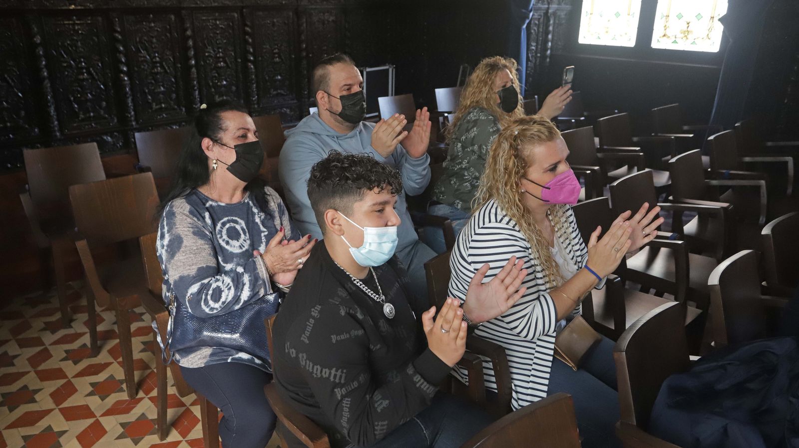 Fotos de la imposición de la insignia de Algeciras a El Lolo